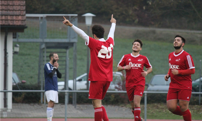 HERREN 3: KNAPPER DERBYSIEG