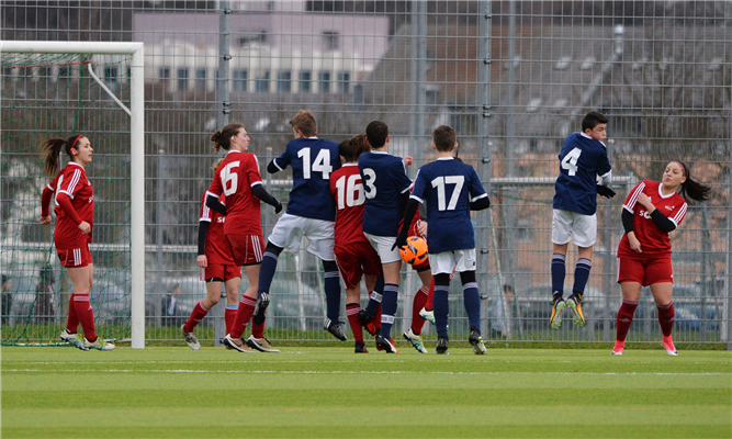 Frauen 1: Erstes Testspiel absolviert 