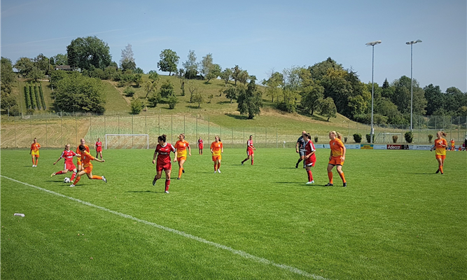 Frauen 1: Niederlage zum Saisonstart